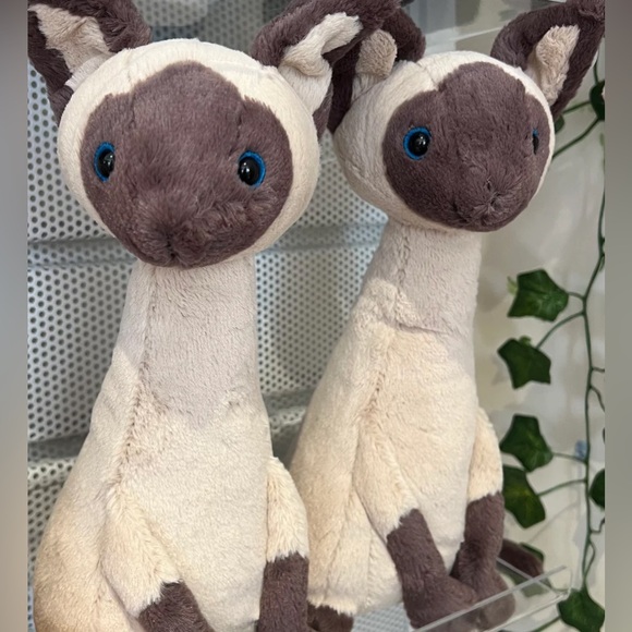 Jellycat Iris Siamese Cat Brand New with Tags (BNWT) - Picture 2 of 3